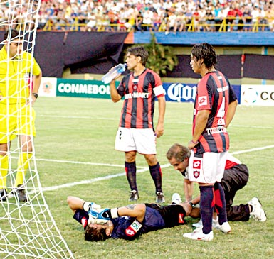 Se confirmó que Orión se rompió un ligamento cruzado y estará out seis meses. Russo pidió a Caranta y es el candidato top, pero la CD igual maneja alternativas.