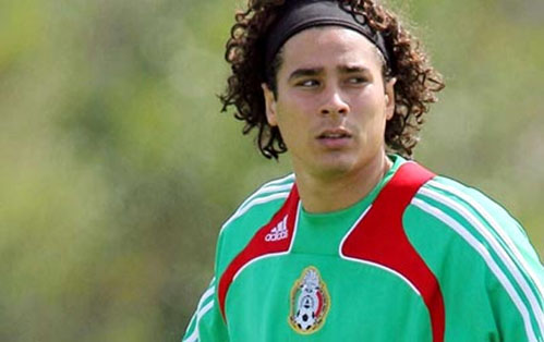 Ochoa vuelve al arco de México para las eliminatorias