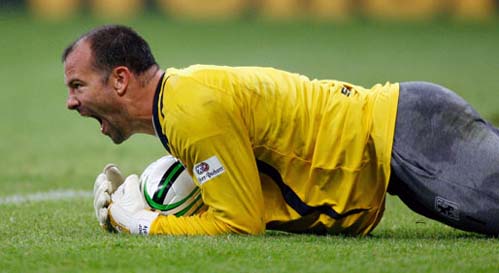 Kiraly, historia bajo palos