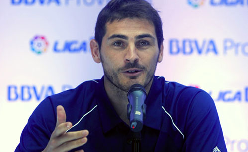 Casillas realizó clínica de fútbol en el estadio de la UCV