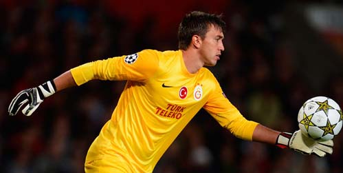 Fernando Muslera en la mira del Arsenal inglés