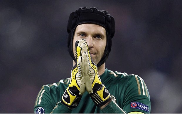 Cech podría dejar el Chelsea el próximo verano