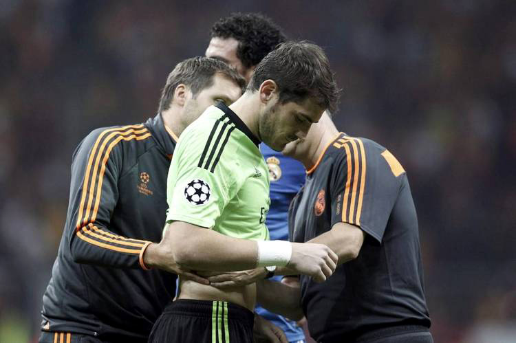 La increíble mala racha de Casillas: ahora se lesionó