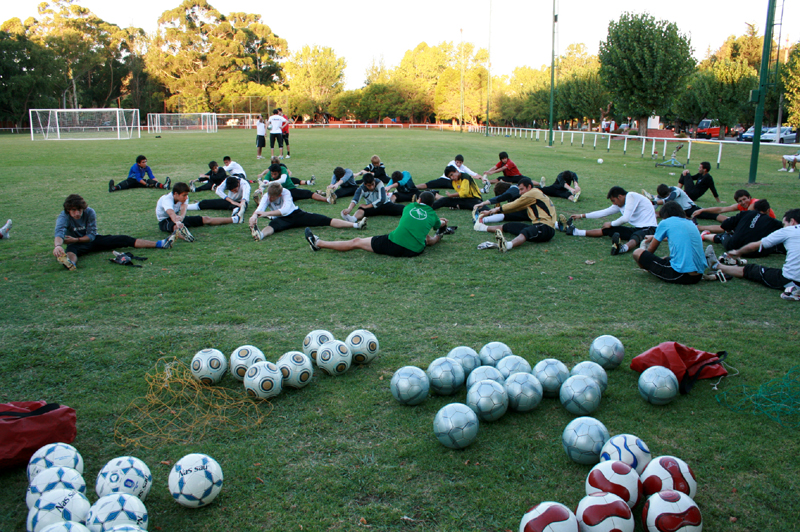 Pretemporada para arqueros de fútbol AER 2014