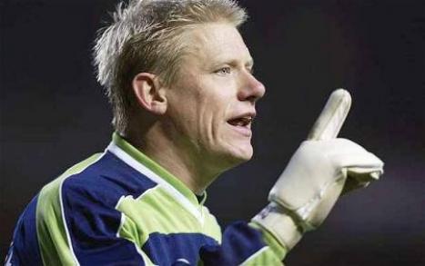 Histórico portero critica a Pellegrini y respalda a Joe Hart