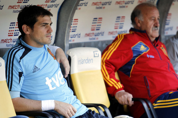 Del Bosque ensaya con Casillas de suplente
