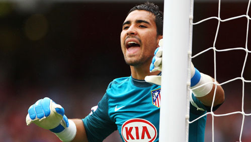 Asenjo volvió a jugar y apunta a titular en la Europa League